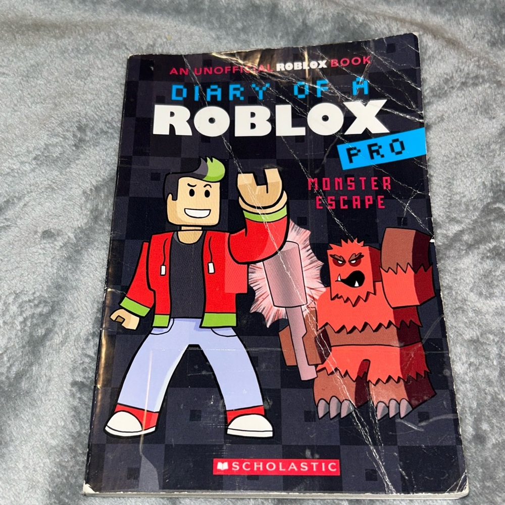!*KIDS BOOKS 4/$10*! Diary of a Roblox Pro #1 Monster Escape by Ari Avatar, 2022